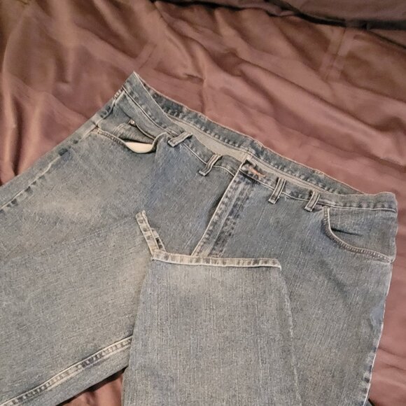 Men's Wrangler® Five Star Premium Denim Relaxed Fit Jean 46x30 - Picture 1 of 5